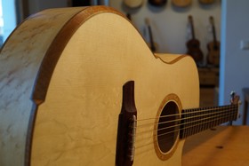 guitar with armbevel